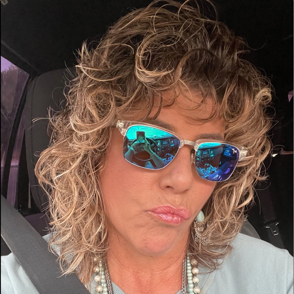 Meet your Posher, Alisa